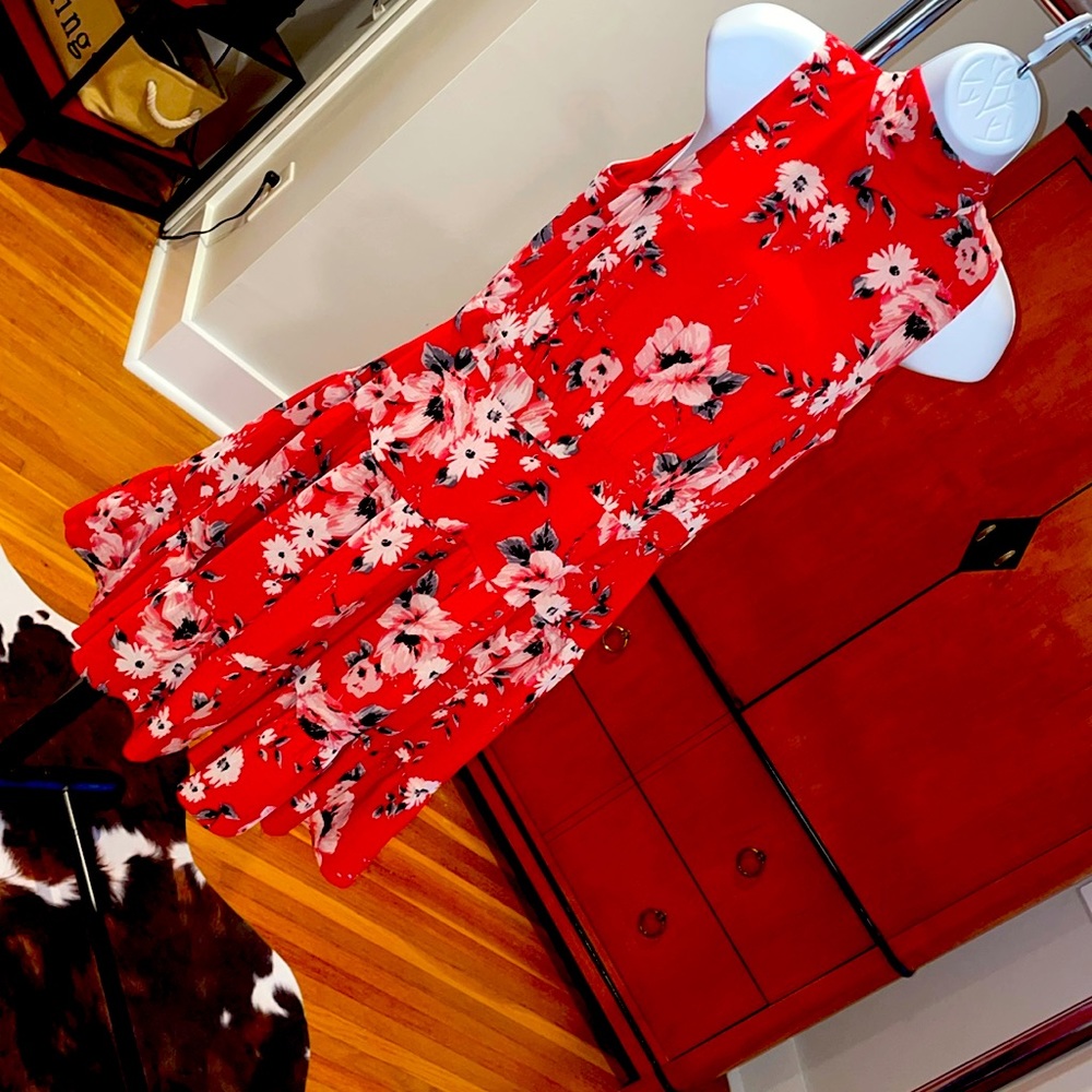 ELLE, NWWOT, pretty in blush red with flower prints. Wrapped around neck w/bow